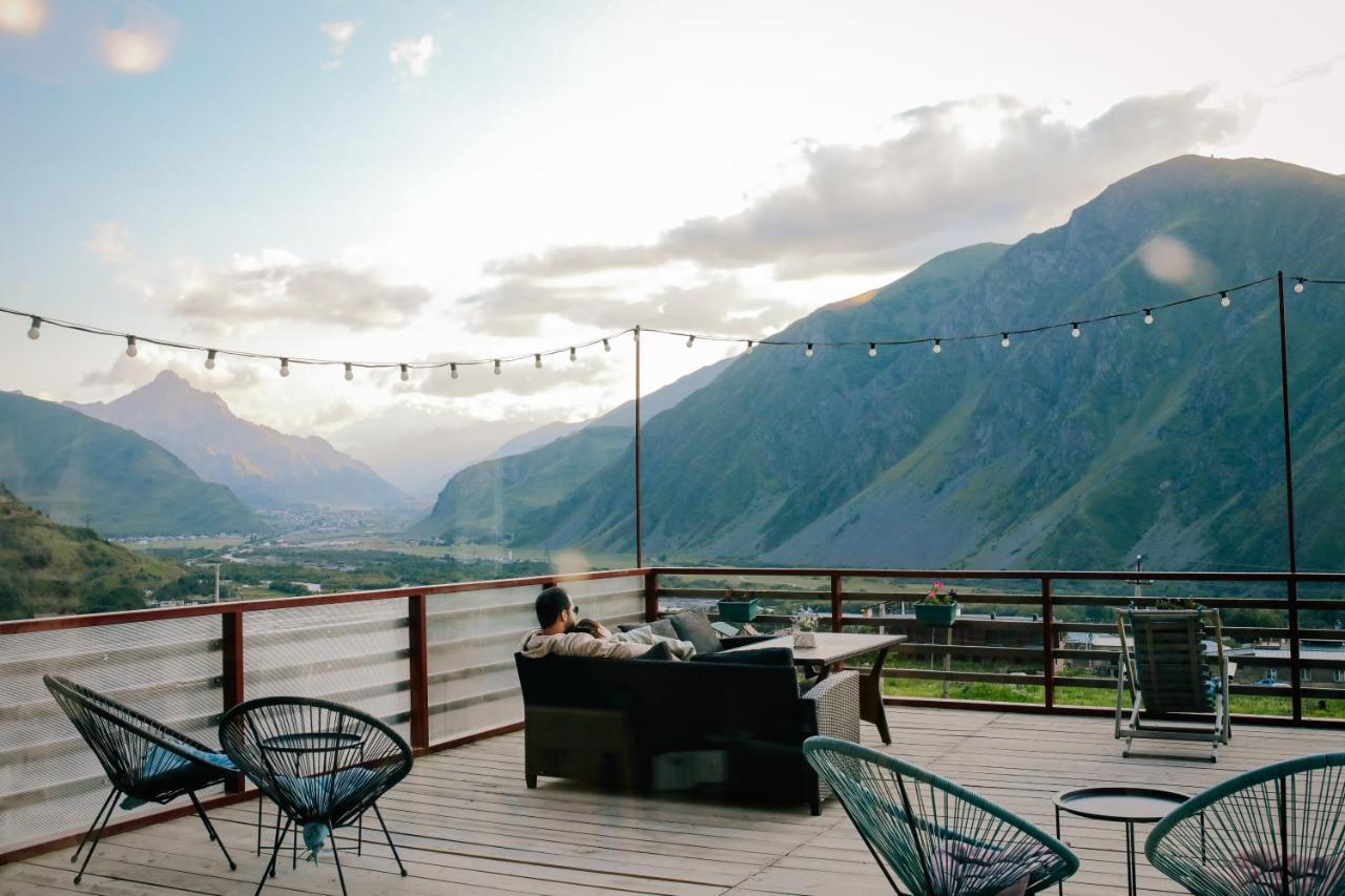 Alpenhaus Kazbegi Hotel & Restaurant Exterior foto